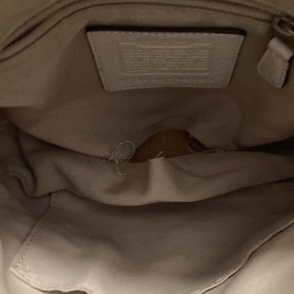 Coach Chelsea Turn-Lock Jacquard and Leather Purse Ivory and Beige D06J-10141 - Picture 4 of 4